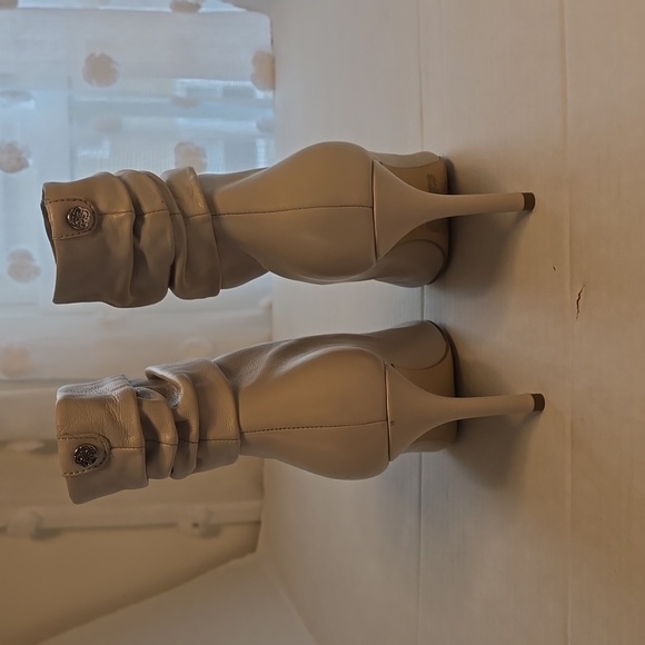 Guess Women's Slouchy Leather Ivory Ankle Boot sz 7 - Picture 5 of 12